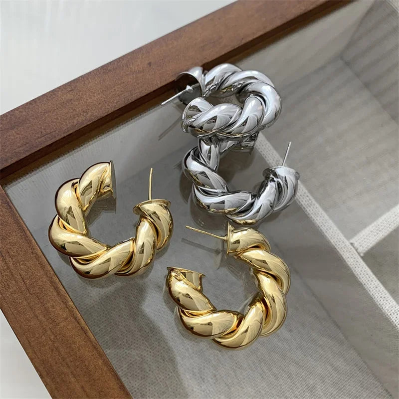 Trendy Circle Twists Earring for Women Simple Temperament Hyperbole Gold Color Ear Daily Wear Jewelry Party Earrings for Women