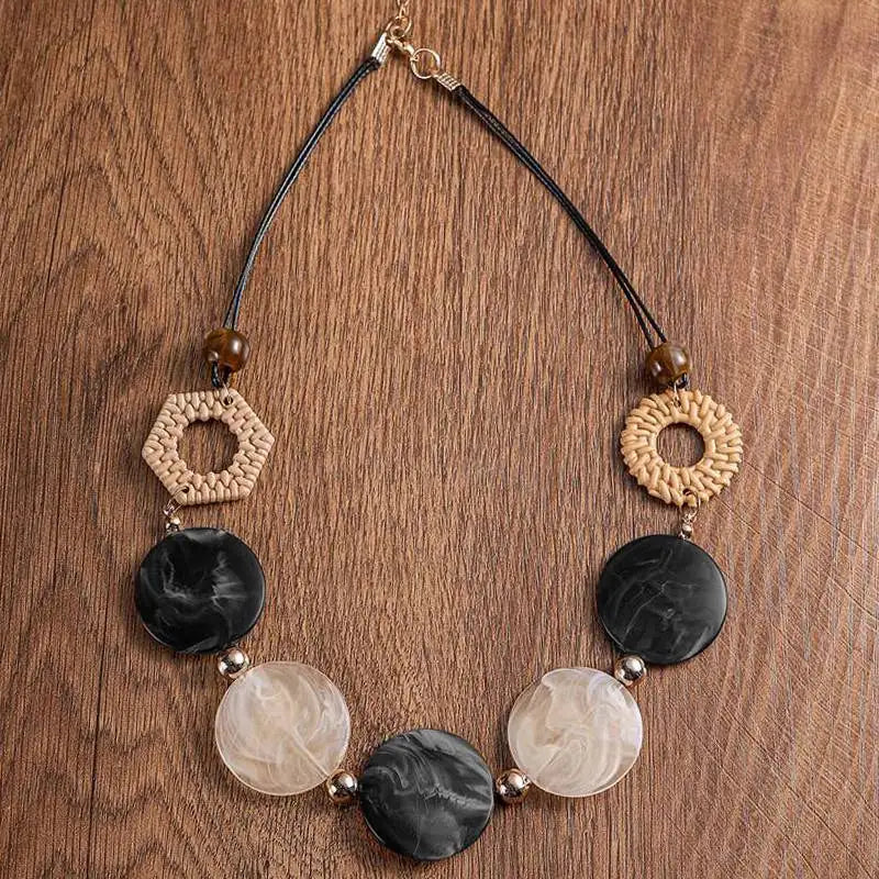 Bohemian Retro Design Round Piece Woven Necklace Women Niche Ethnic Style Holiday Party Jewelry Accessories Gifts