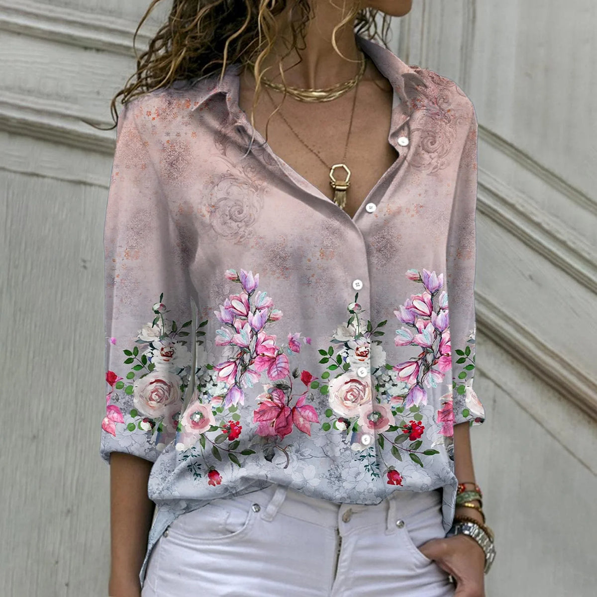 Blusa Elegante de Mujer con Estampado Vibrante